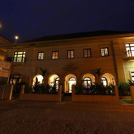Hotel Alpha Old Court House Kochi Esterno foto