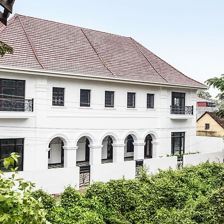Hotel Alpha Old Court House Kochi Esterno foto